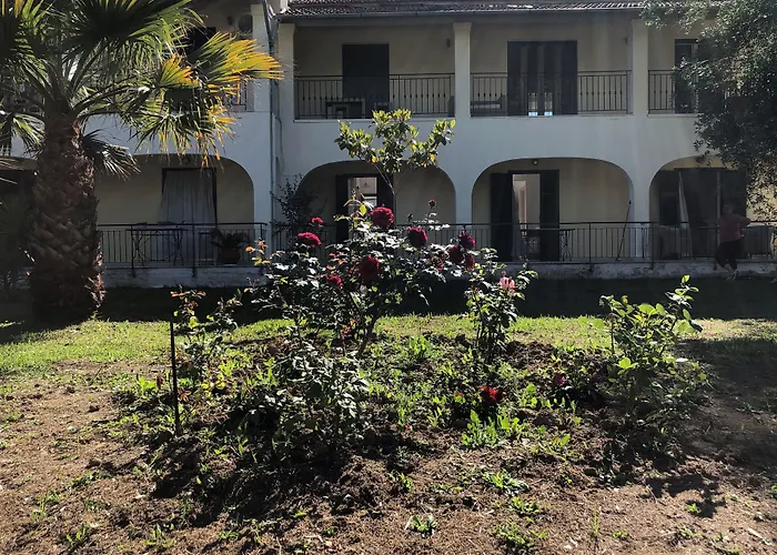 Gæstehus La Casa De Dalia Lefkímmi